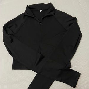 Black long sleeve crop top